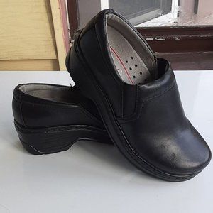 Klogs Classic Black Leather Upper Nursing Shoes size 7.5